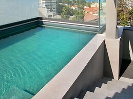 Mercure Larnaca Finikoudes Beach