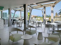 Mercure Larnaca Finikoudes Beach
