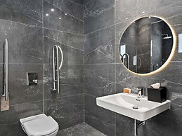 Mercure Larnaca Finikoudes Beach