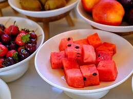 Mercure Larnaca Finikoudes Beach