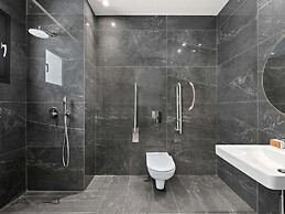 Mercure Larnaca Finikoudes Beach