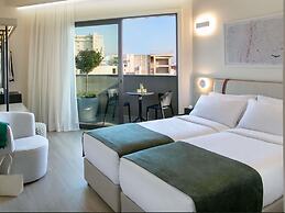 Mercure Larnaca Finikoudes Beach