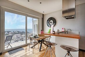Stunning Seaview Apartment by Wonderful Italy