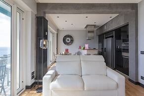 Stunning Seaview Apartment by Wonderful Italy