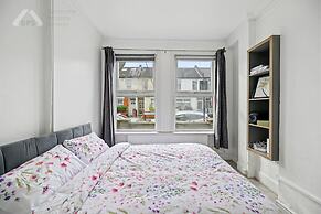 2-bed - Sleeps 4 - With Garden