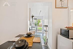 2-bed - Sleeps 4 - With Garden