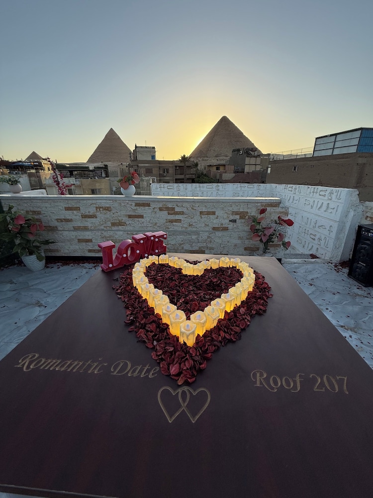 Locanda pyramids view