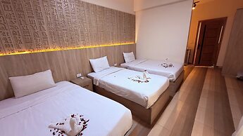 Locanda pyramids view