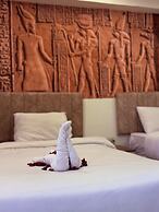 Locanda pyramids view