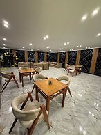 Locanda pyramids view