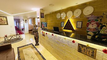 Locanda pyramids view