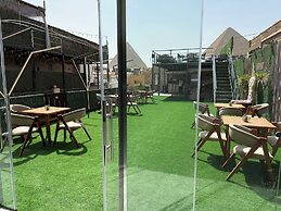 Locanda pyramids view