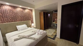Locanda pyramids view