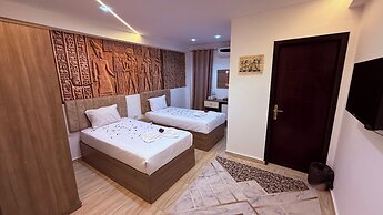 Locanda pyramids view