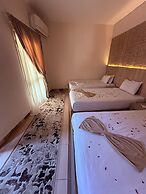 Locanda pyramids view