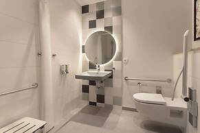 Hampton By Hilton Malaga Martiricos