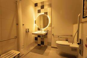 Hampton By Hilton Malaga Martiricos