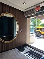 Metro Art Hotel