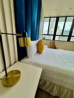 Metro Art Hotel