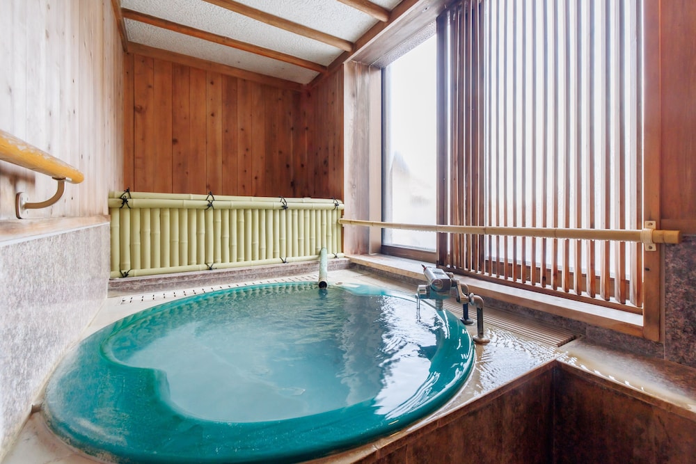 Shigakogen Milky Hot Spring Keikokunoyu