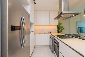 Aya - Beachfront Bliss 2BR Haven at The Beach Residences
