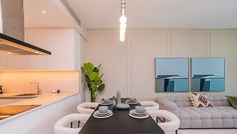 Aya - Beachfront Bliss 2BR Haven at The Beach Residences