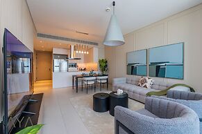 Aya - Beachfront Bliss 2BR Haven at The Beach Residences