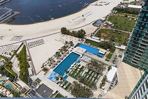 Aya - Beachfront Bliss 2BR Haven at The Beach Residences