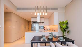Aya - Beachfront Bliss 2BR Haven at The Beach Residences