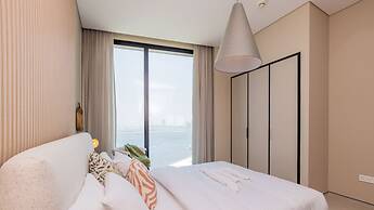 Aya - Beachfront Bliss 2BR Haven at The Beach Residences