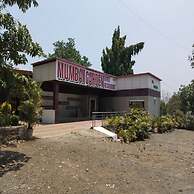 Hotel  Mumbai Garden Resort