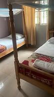 Pearl Gardens Beach Resort Kalangala