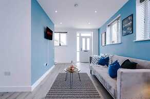 Imperial War Museum North Two-bedroom by Belvilla
