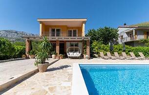House Ela with pool