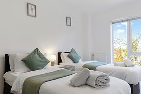 2-bed Flat, Sleeps 4 - Parking & Wheelchair Access