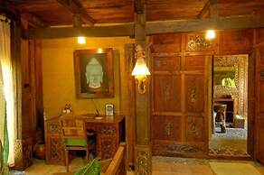 Pondok Sari Beach & Spa Resort
