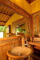 Pondok Sari Beach & Spa Resort