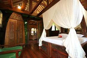 Pondok Sari Beach & Spa Resort