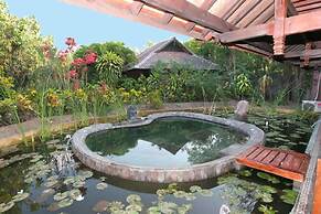 Pondok Sari Beach & Spa Resort