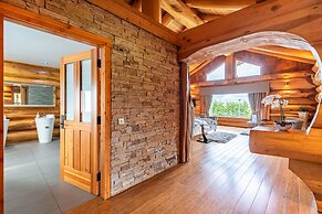 The Vu Log Cabins