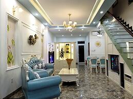Aroma Luxury Villa
