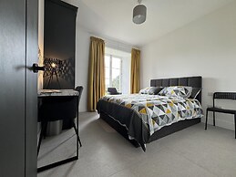 Captivating 5-bed Apartment Near Sion Mills