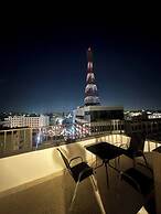 JRE Cozy Rooftop Near Al Services-23