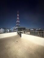 JRE Cozy Rooftop Near Al Services-23