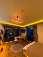 Valent Suit Bungalov