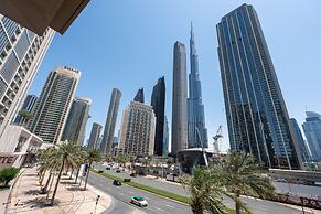 Exclusive 2BR Downtown Apt w Burj Khalifa Views