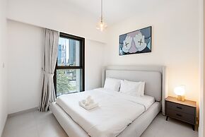 Exclusive 2BR Downtown Apt w Burj Khalifa Views