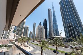 Exclusive 2BR Downtown Apt w Burj Khalifa Views