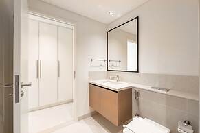 Exclusive 2BR Downtown Apt w Burj Khalifa Views