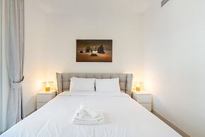 Exclusive 2BR Downtown Apt w Burj Khalifa Views